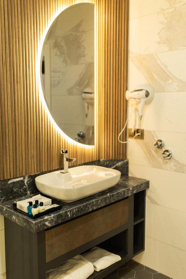Quala Hotels & Lounge Аксарай Екстериор снимка